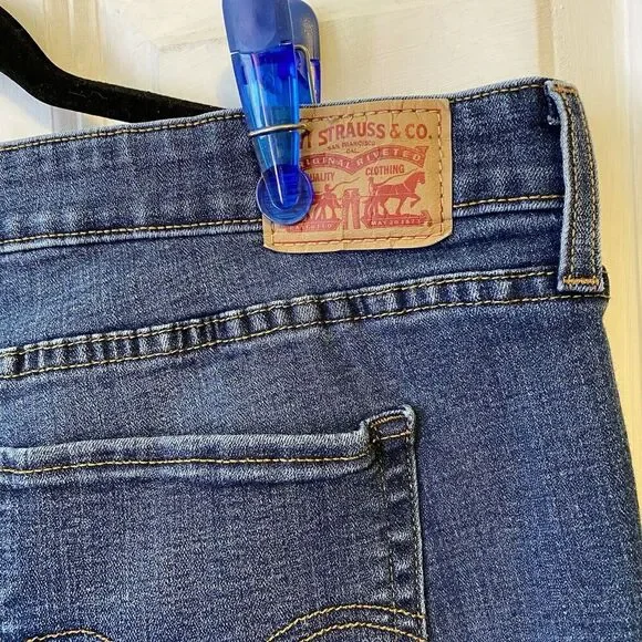 Levi's 414 Jeans Women's Sz 20W Classic Straight Fit Medium Wash Blue 28”Inseam - Picture 8 of 11